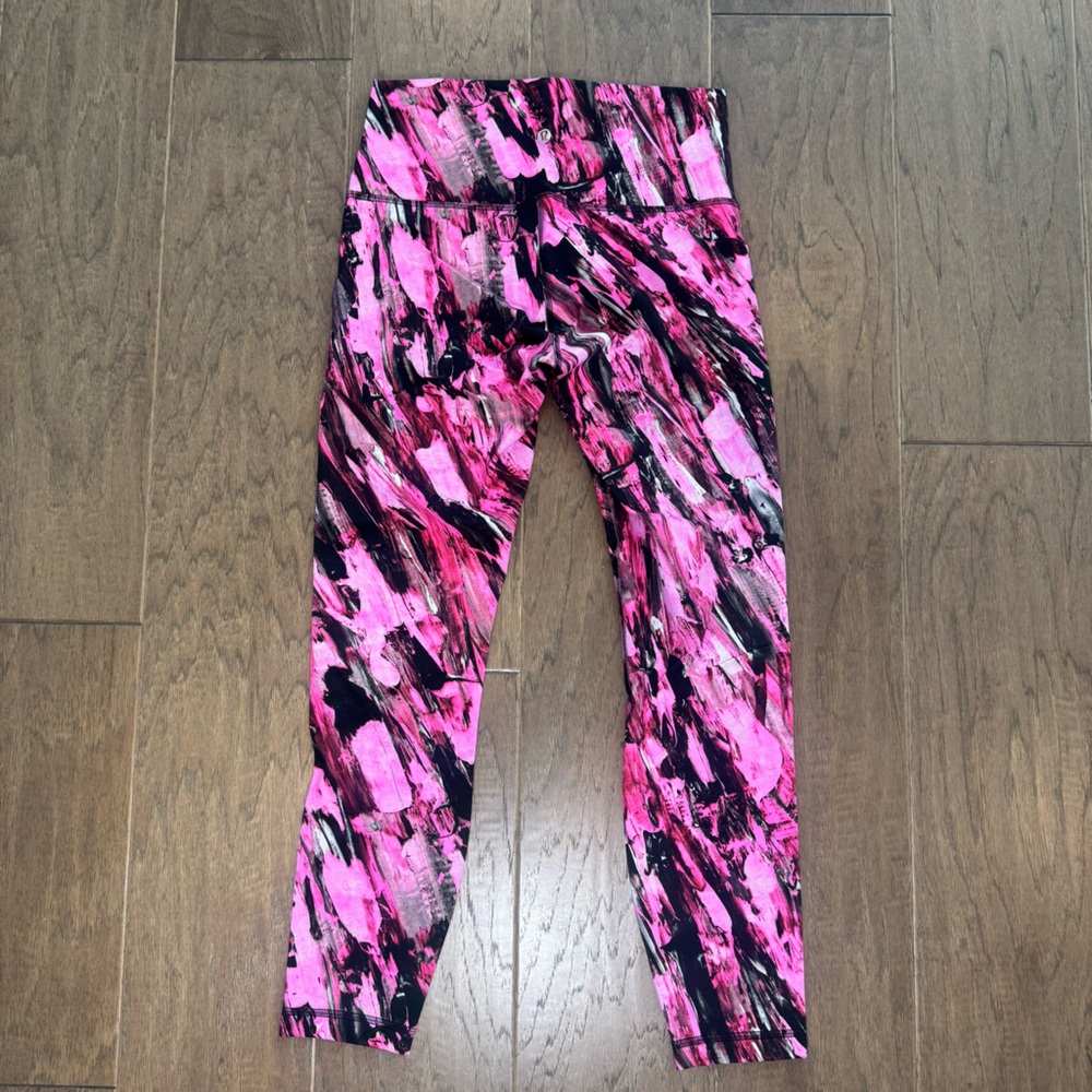 Lululemon Leggings in Pink and Black